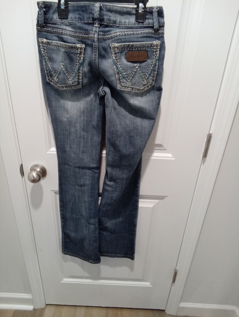 Wrangler Ultimate Riding Jean-Willow Fit Mid-Rise Bootcut Women's Sz 8 - Picture 2 of 15